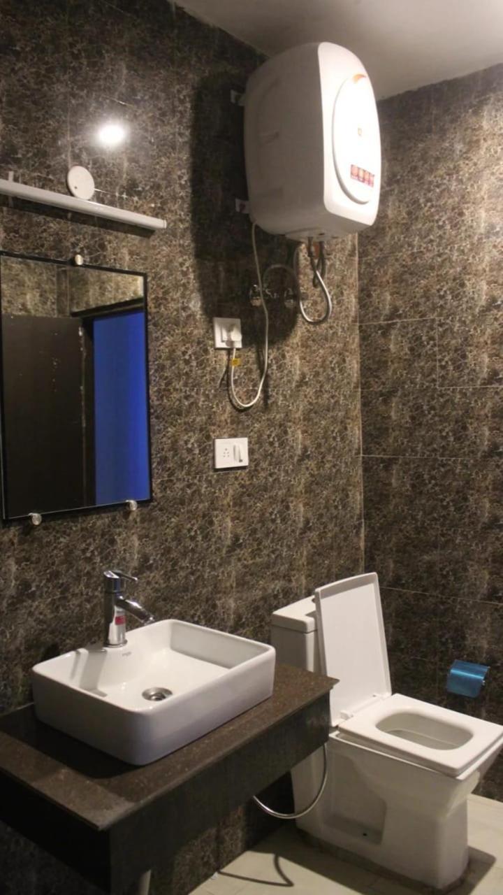 Hotel Stay Well Banikhet Rum bild