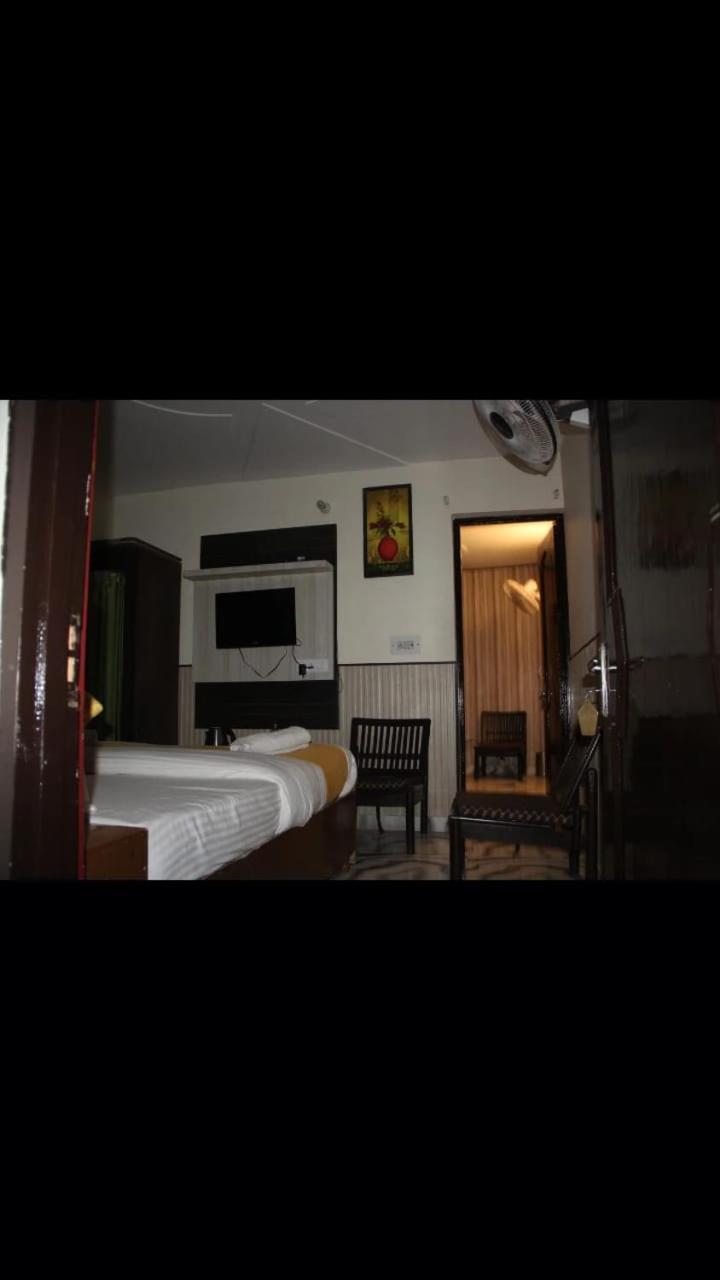Hotel Stay Well Banikhet Exteriör bild